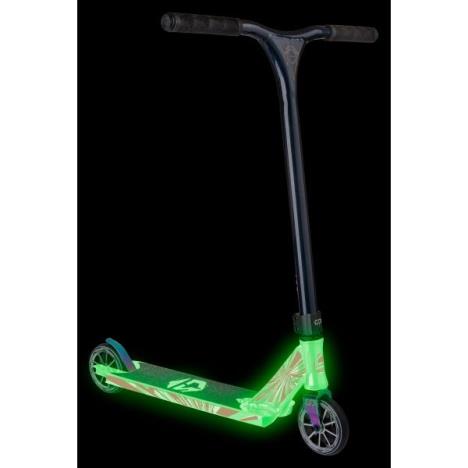 Crisp Scooters Glow In The Dark Ultima 4.5 - White / Dark Blue Metallic  £184.99